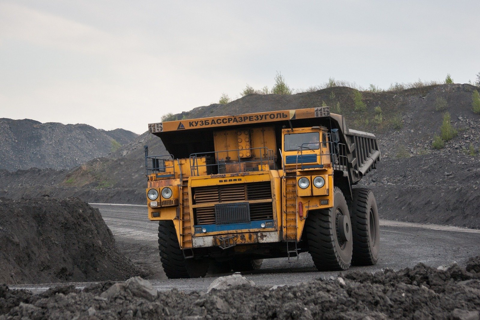 Fleet Management System Mining untuk Industri Tambang