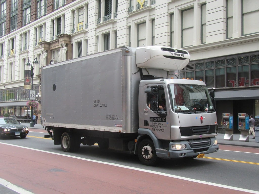 Sensor Suhu untuk Monitoring Kendaraan Refrigerated